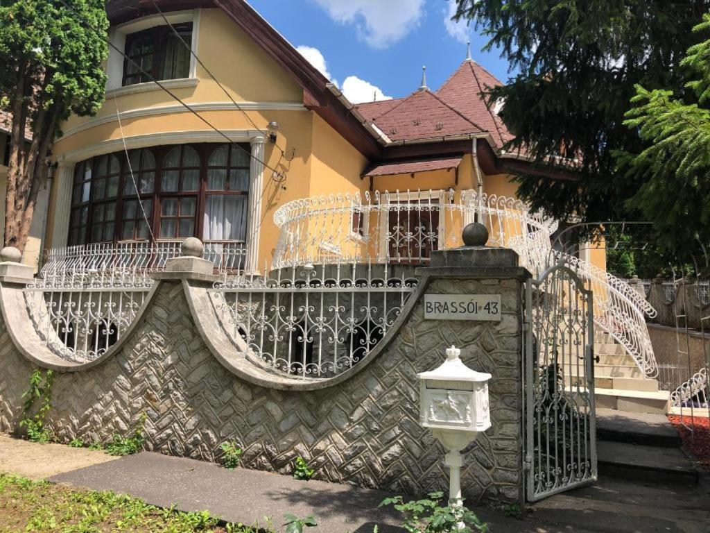 米什科尔茨 Brassoi Vendeghaz酒店 外观 照片